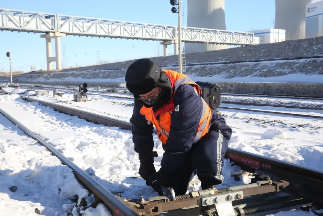 一种楼宇除雪机器人(图1)