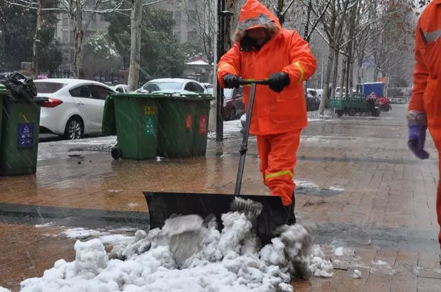 一种屋顶扫雪机器人(图1)