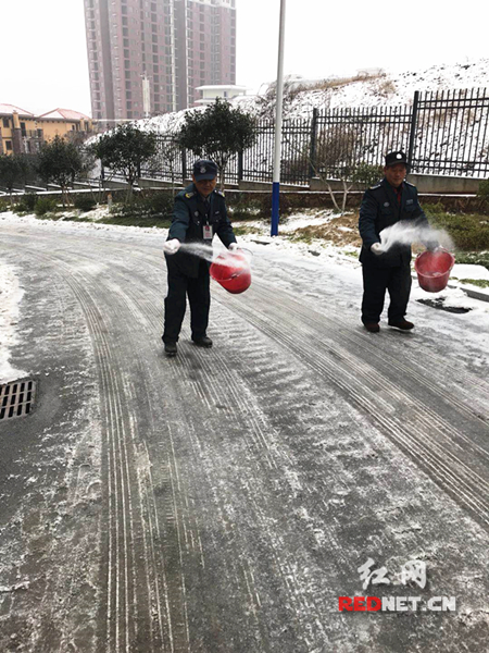 快看！东胜除雪“神器”上线→(图1)