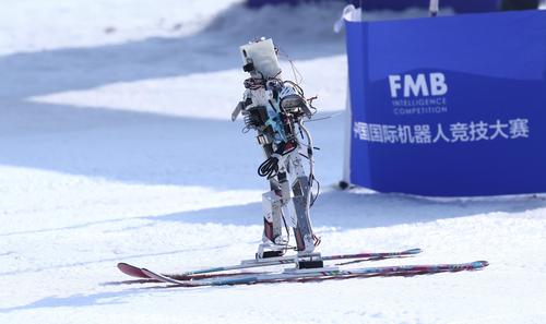 一种智能铲雪机器人(图1)