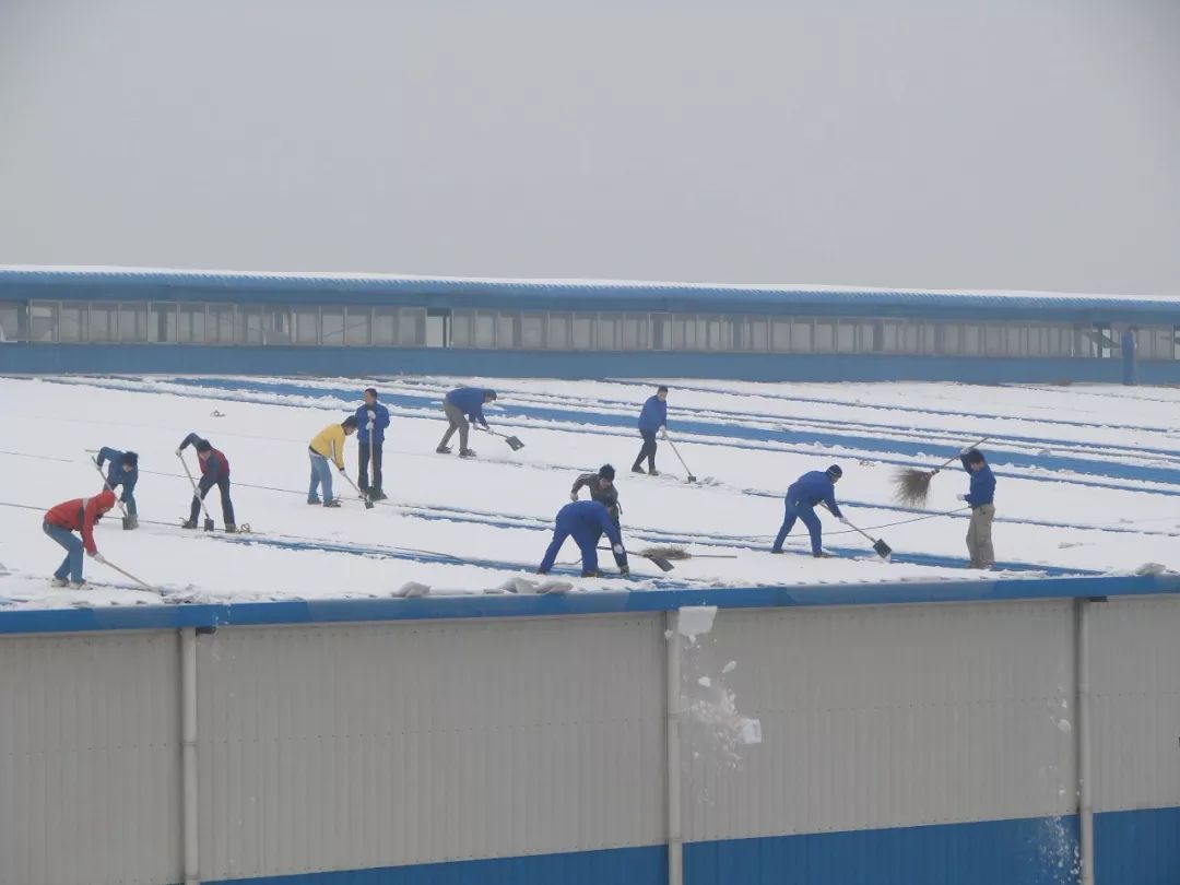阜阳破冰除雪机冬季必备除雪神器——扫雪机型号全面覆盖雪铲滚刷互换自如操作简便人力省广泛适配各类车型加装改装需要了解更多请致电或私信我们。(图1)