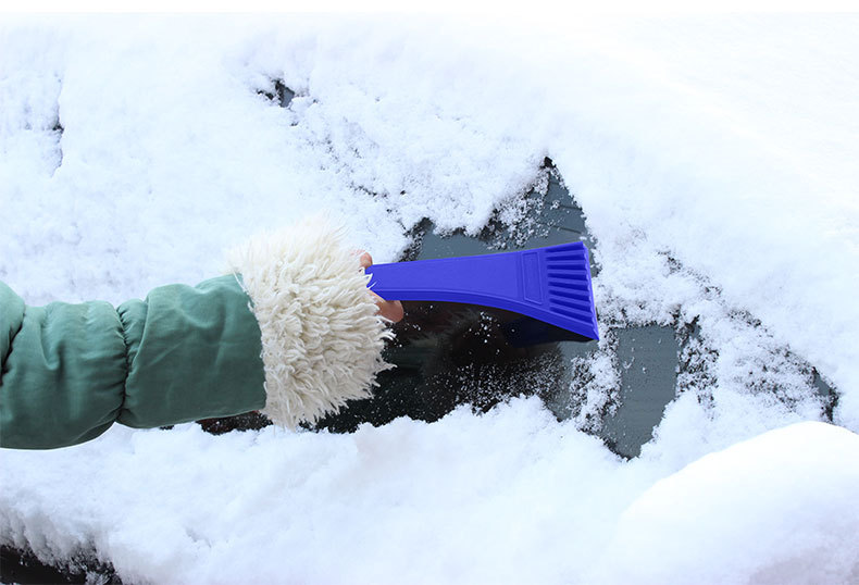 一种便捷式车顶扫雪装置pdf(图1)
